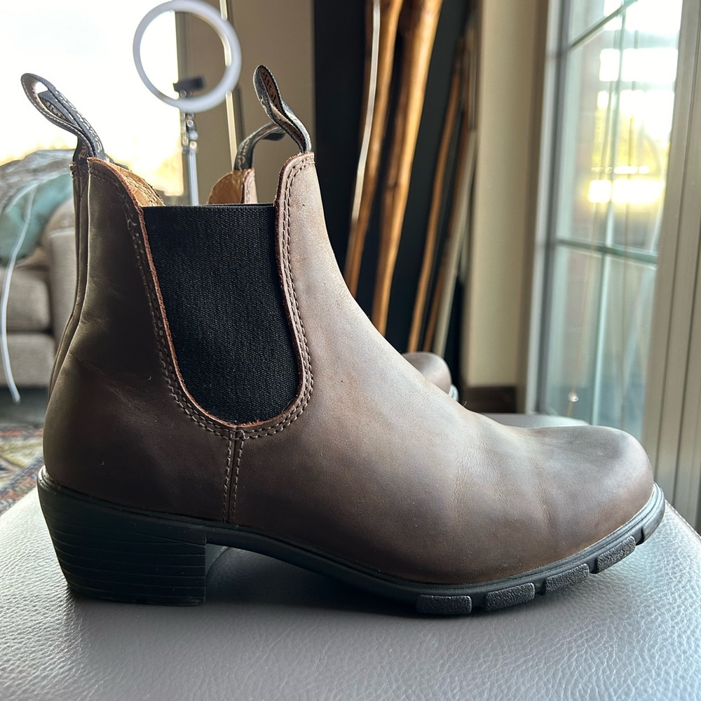 Blundstone 1673 WOMEN'S SERIES
HEELED BOOTS - ANTIQUE BROWN